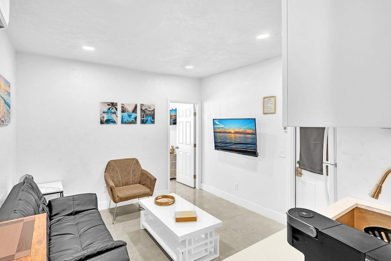 Boutique One Bdrm Close To Aventura Mall & Beach Халландейл-Бич Экстерьер фото